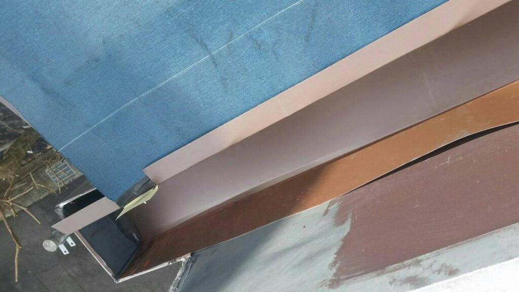 谷板金の搬入